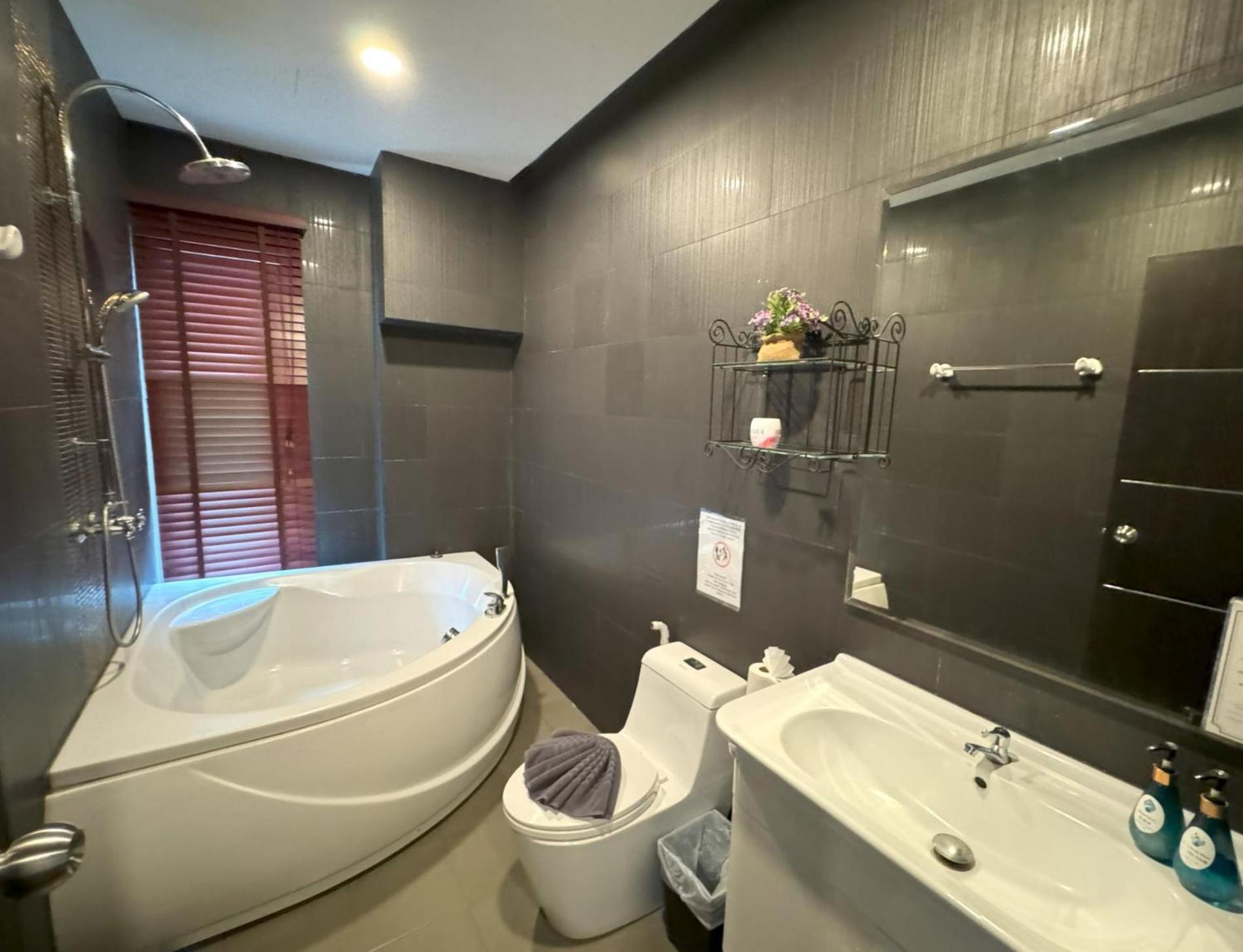Ap Grand Residence By Lofty Pantai Kamala Luaran gambar
